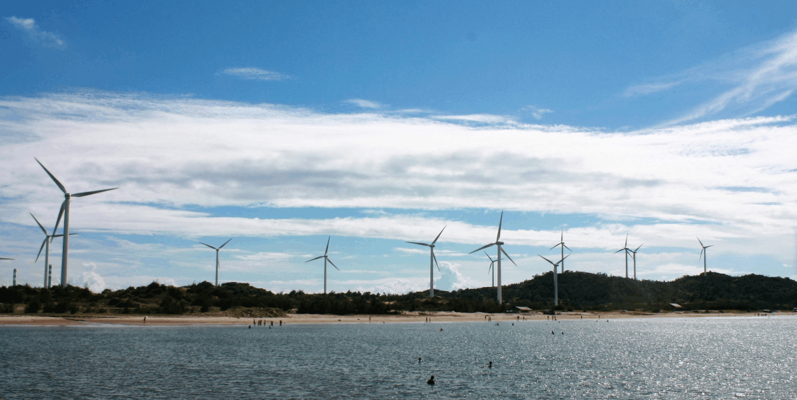 汕尾风车岛是红海湾与碣石湾交接处突伸入海的一个半岛,其海岸总长约