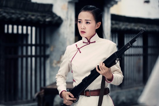 当甜美流朱化身热辣厉雪男 战菁一在低调中又一次让人惊艳