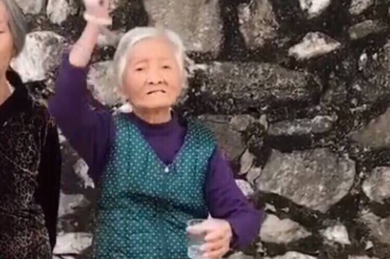 囧哥说事：他同时交了6个女朋友 这个故事实在是太复杂了…