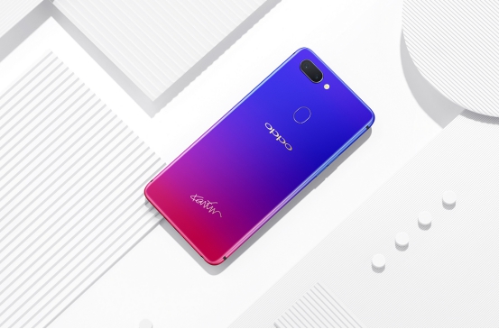 红蓝渐变玩出新花样oppor15星云特别版开启线上首销