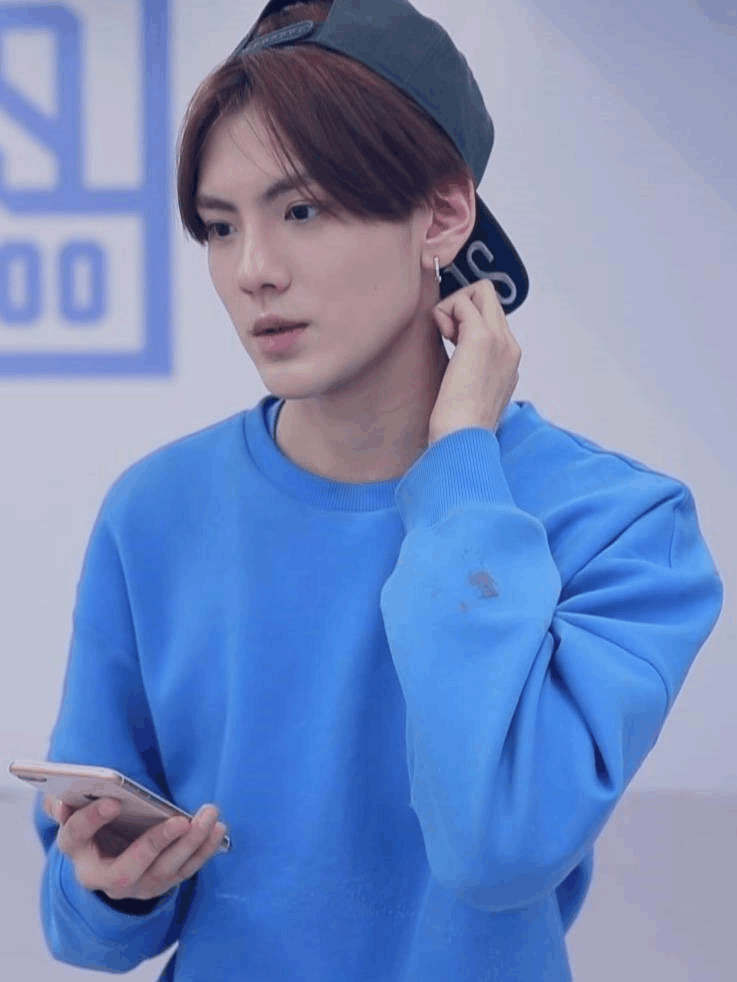 毕雯珺其实就是男版杨超越吧?两个人长得也太像了