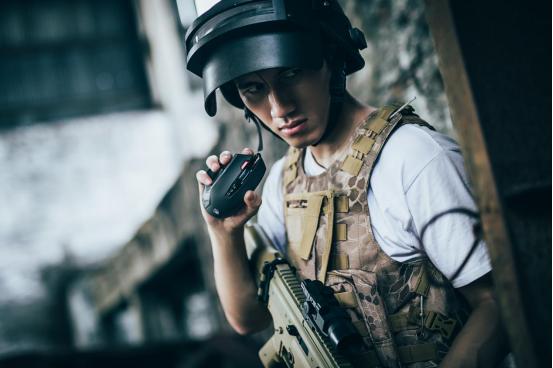 和帅哥一样颜值爆表的神器-吃鸡教练j95