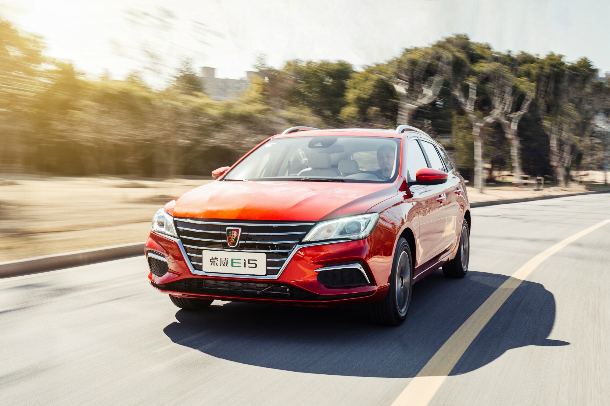 上汽新能源汽车纯电动车型销量方面,荣威ei5的销量在纯电动汽车销量的