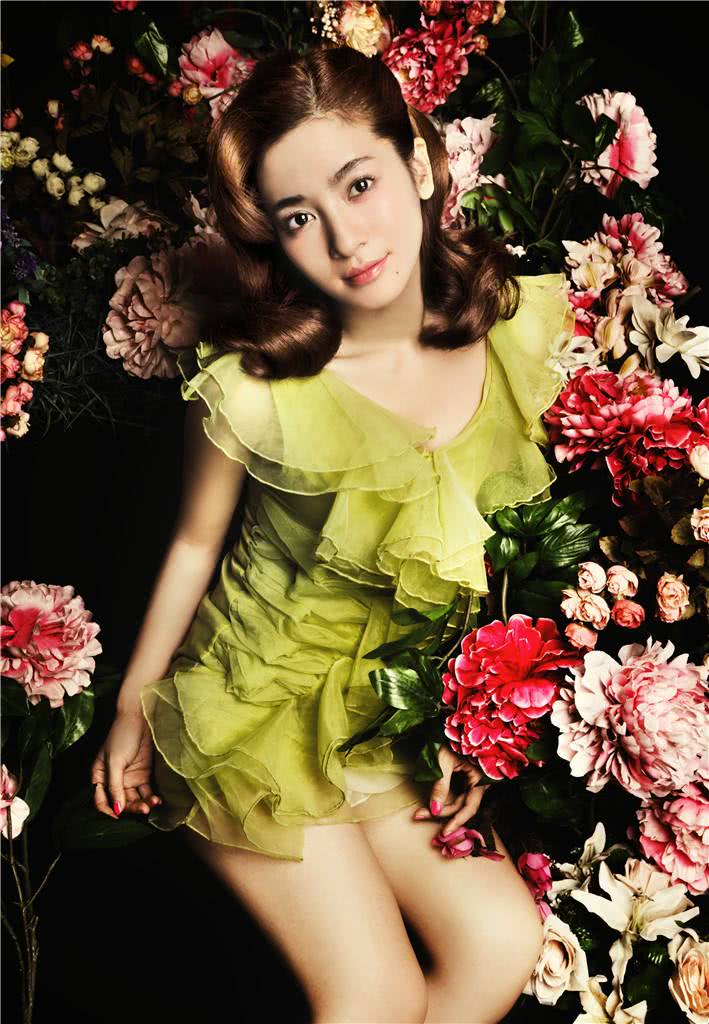 她被称为"新一代琼女郎"如今却十分低调,在家相夫教子