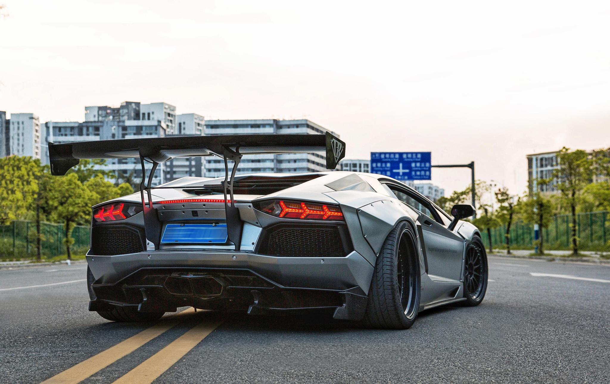 兰博基尼aventador改装lb宽体,简直就是贴地飞行的战斗机!