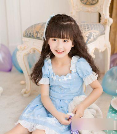 齐刘海萌萝莉发型,小学女孩中长发扎发!