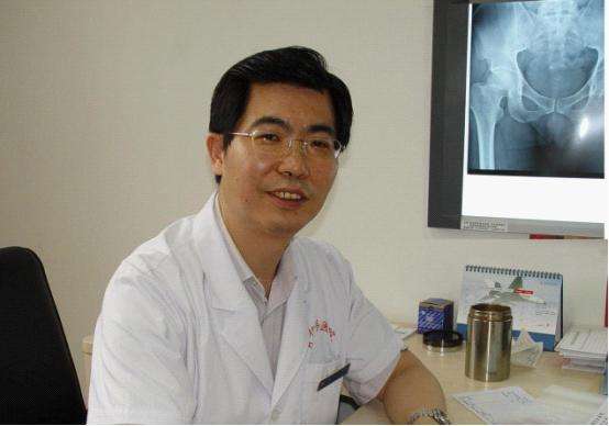 大椎瘀堵!颈椎病疼痛难忍,专家支一招解决颈椎