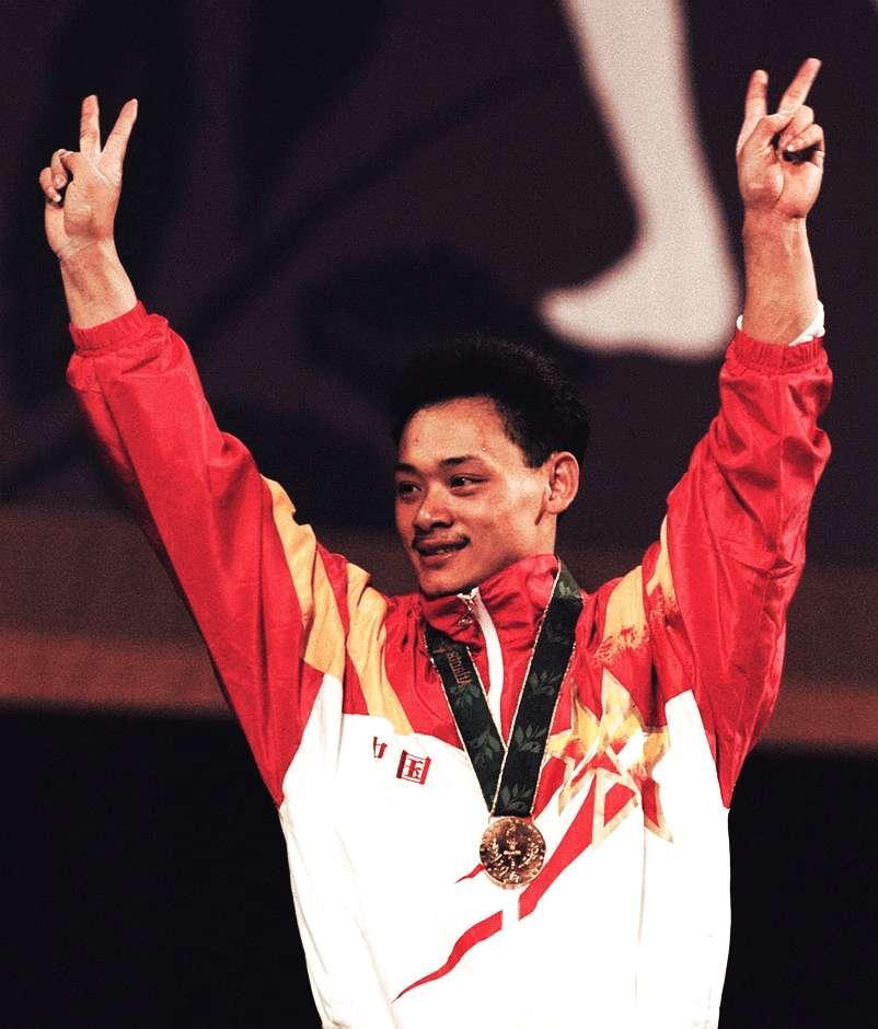 44岁奥运冠军占旭刚近况!任大学校长,官至副厅级,妻子曾是空姐
