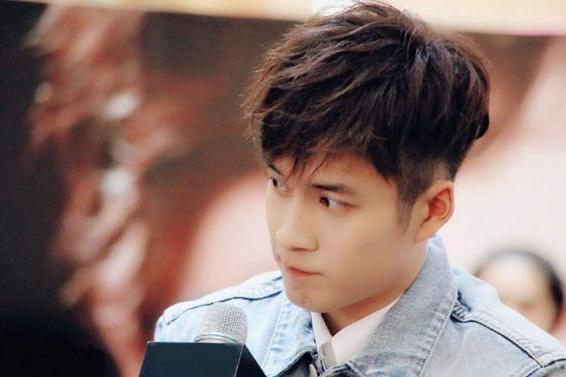 他七岁会骑职业摩托车,凭网剧走红,如今新剧开播,播放量破亿