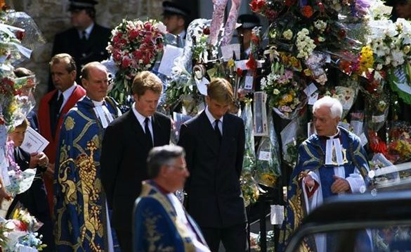 老照片1997年英国戴安娜王妃的葬礼现场