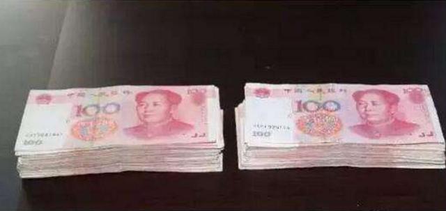 婚后和老公回家看婆婆,无意打开婆婆的衣柜,我含泪放下两万块钱