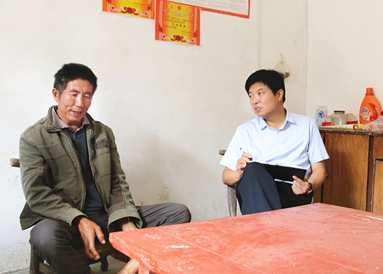 南召县委书记刘永国调研督查金融扶贫工作