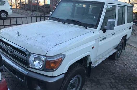 18款丰田酷路泽lc76