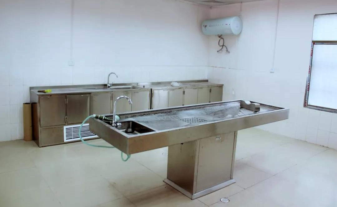 探秘现实生活中的解剖室法医:让死者"开口",让证据"说话"