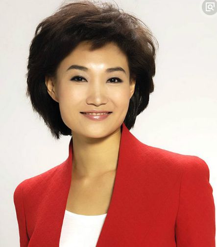 戴假发主持新闻联播多年骗过所有人,如今摘掉假发惊艳全国