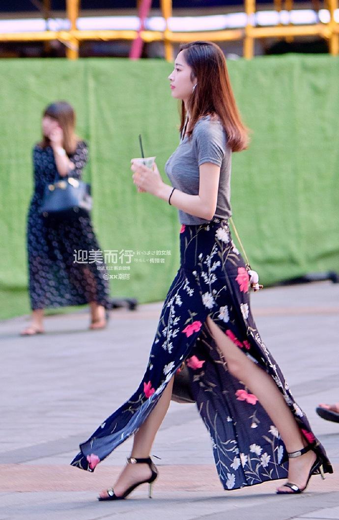 街拍时尚秀: 路人美女之夏日街拍经典回顾第三期!|街拍|经典|时尚秀_新浪新闻