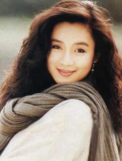 当年17岁的吕秀菱便参加了电视台举办的琵琶独奏比赛并且拔得头筹