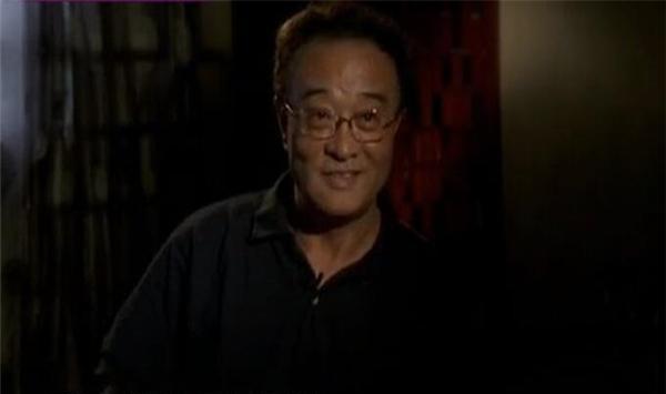 他本可以上清华大学, 因父亲贪污上百亿, 最后只