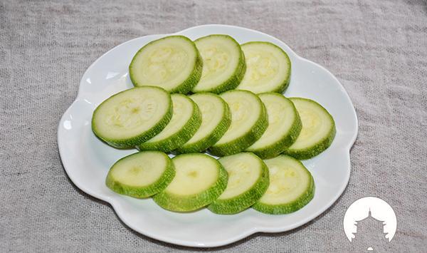 西葫芦别再炒着吃了这样的创意做法你肯定没见过简直太美味了