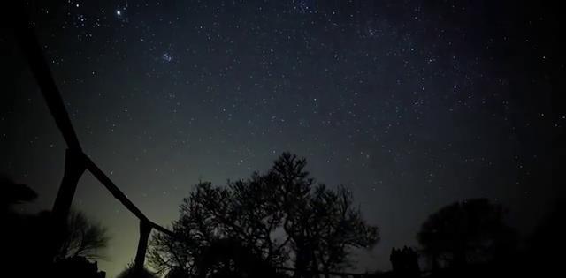 菜鸟蹲守了大半夜拍出的美丽的星空