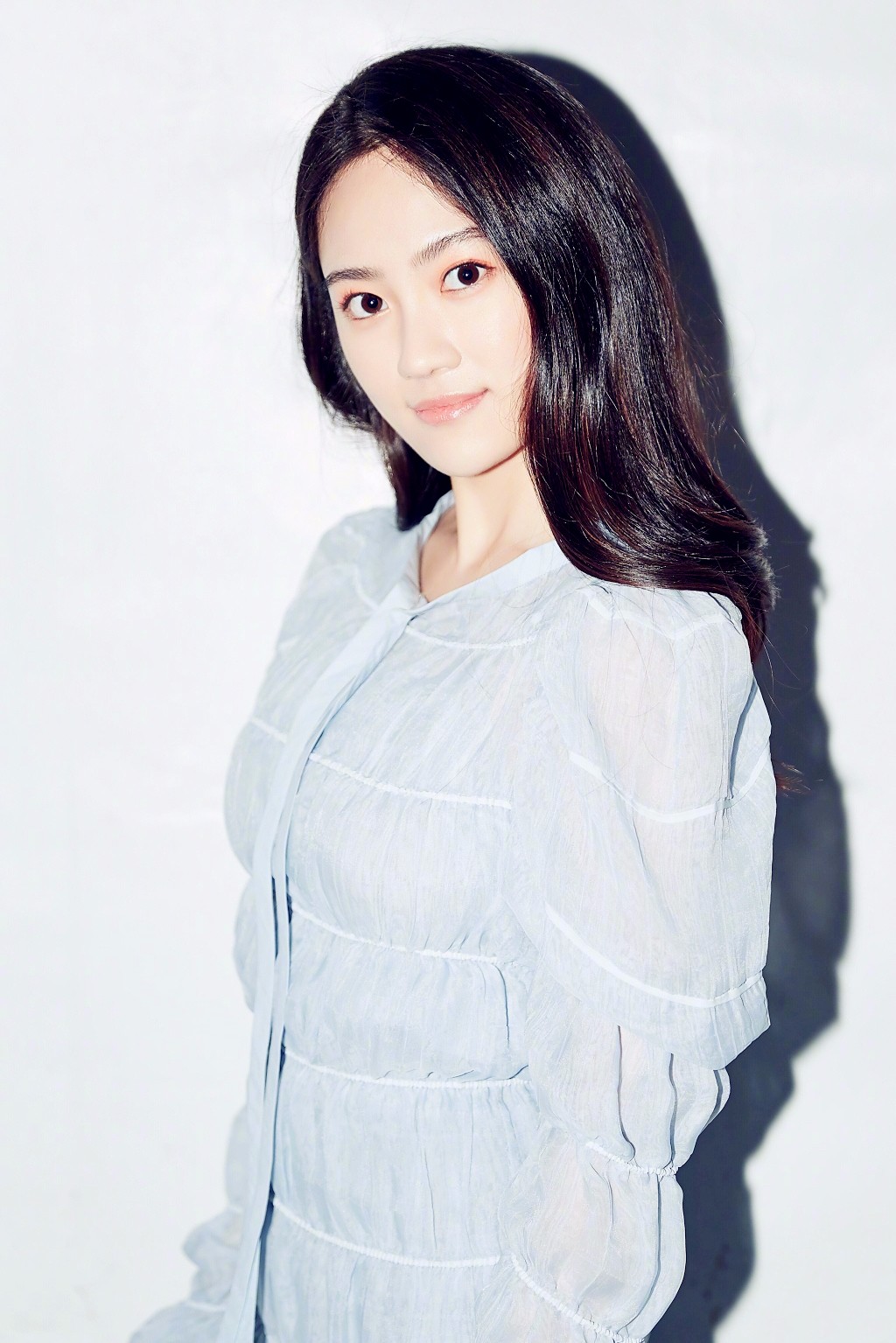 你好旧时光凌翔茜汤梦佳出席品牌时装秀仙气十足魅力迷人