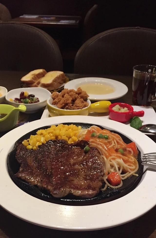这家牛排太划算了和老公放开肚皮吃才花了130块钱