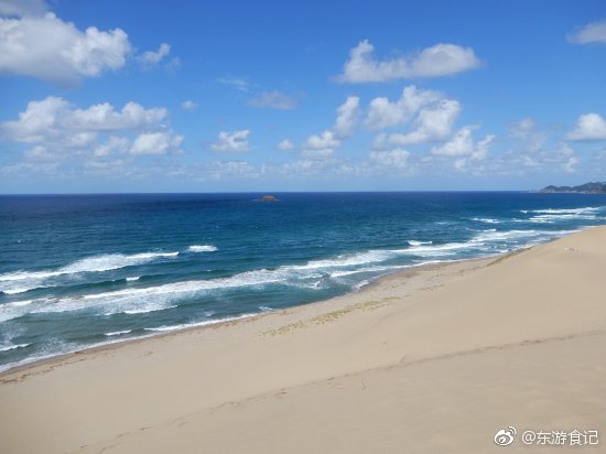 鸟取沙丘,位于本州岛西边鸟取县鸟取市的日本海沿岸,南北长2