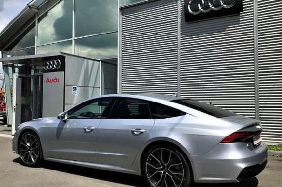 十九款奥迪a七已经到店,这内饰众泰再有十年都设计不出来-新浪汽车