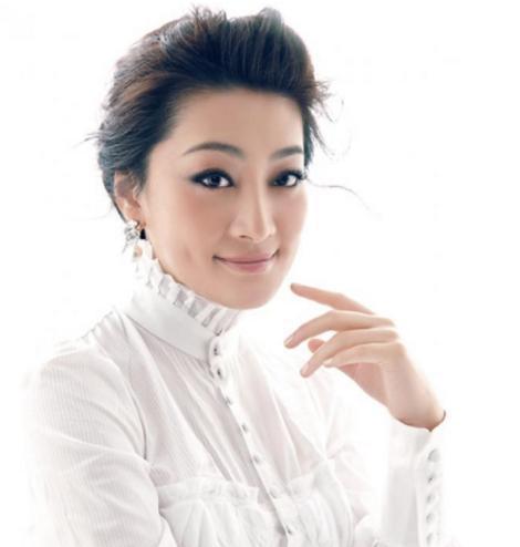 王思聪也撩不到的女子, 身家千亿没交过男朋友, 父亲公开征婚!