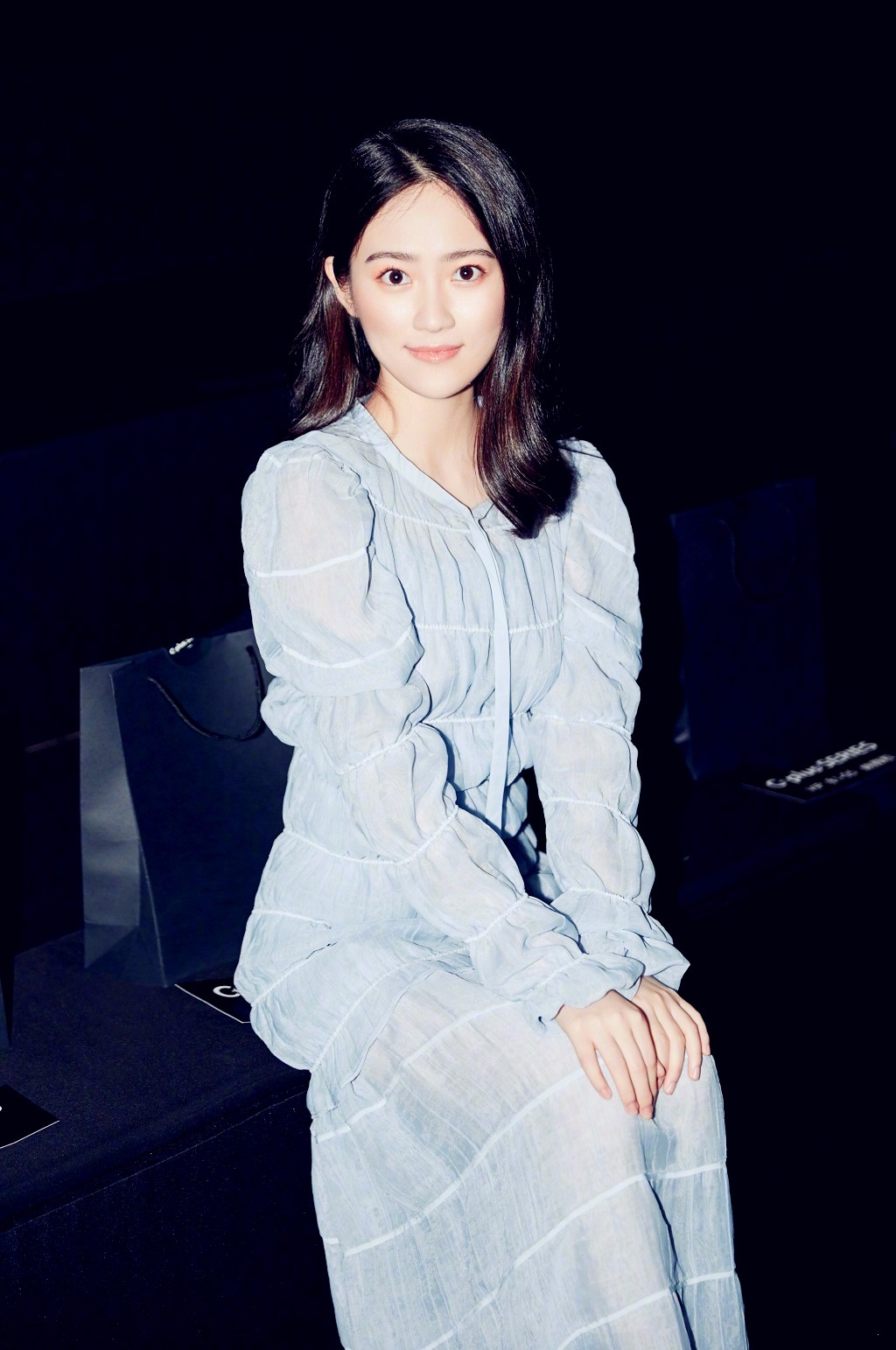 你好旧时光凌翔茜汤梦佳出席品牌时装秀仙气十足魅力迷人