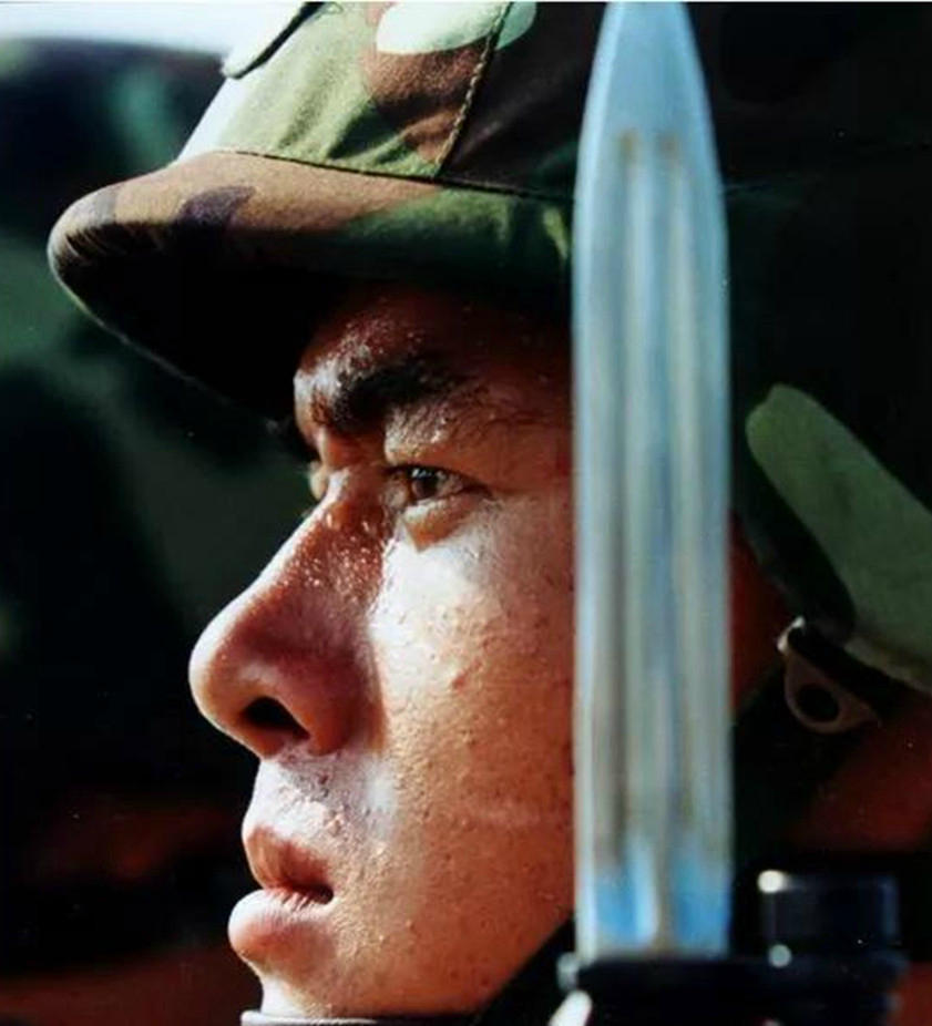 兵哥哥哭,只因已到伤心处|兵哥哥|伤心|军人_新浪新闻