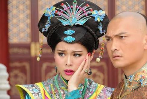 tvb女星清宫装扮,佘诗曼令人难忘,胡杏儿淡妆漂亮宣萱显老态