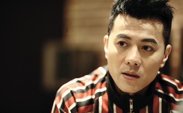 他因爆粗口被雪藏5年,妻子患癌,他小农村演出维持生计!