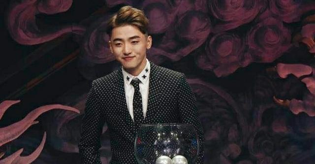 omg发布定妆照,昔日lpl颜值牌面冷少成这样啦?