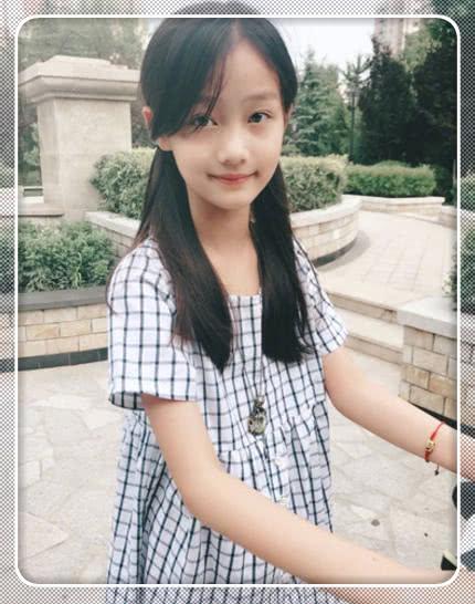 赵薇女儿小四月已经10岁了!清纯模样不输曾经的"小燕子"