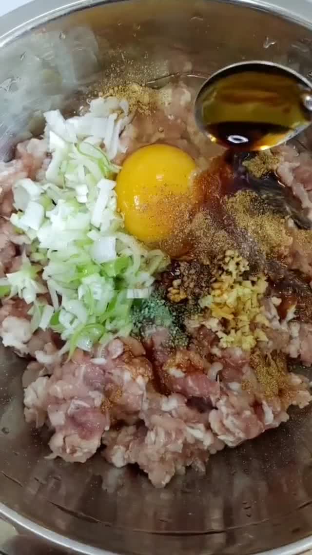 厨师教你调肉馅鲜香滑嫩超级好吃在家也能做出饭店的味道