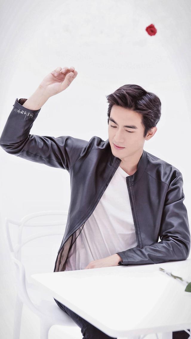 林更新时尚搭配,帅气行走的衣架,绅士感爆棚!