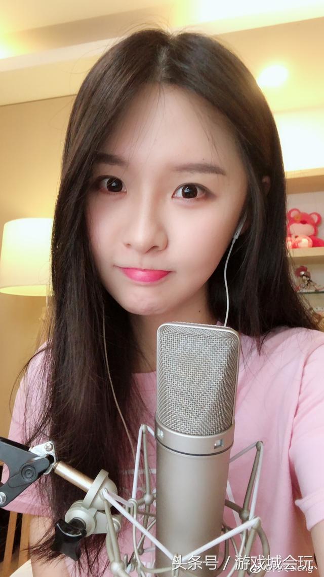 斗鱼年度一姐阿冷被喊妈并示爱 机智化解主播矛盾这才是一姐风范