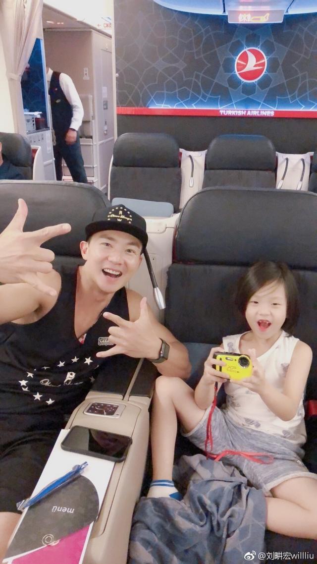 昨天刘畊宏晒出旅行的照片,原来他们一行人登上了瑞士马特洪峰