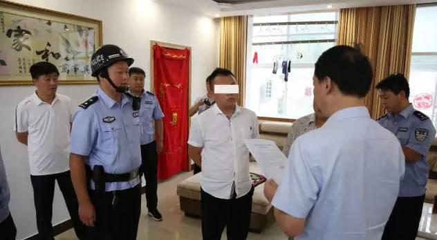 新婚才3天 新郎就被警察带走, 得知实情新娘大哭