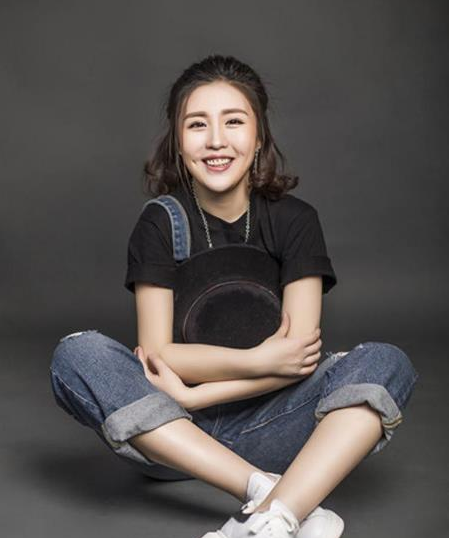 他是赵本山唯一一个被赶走的徒弟,如今投入潘长江门下红过小沈阳