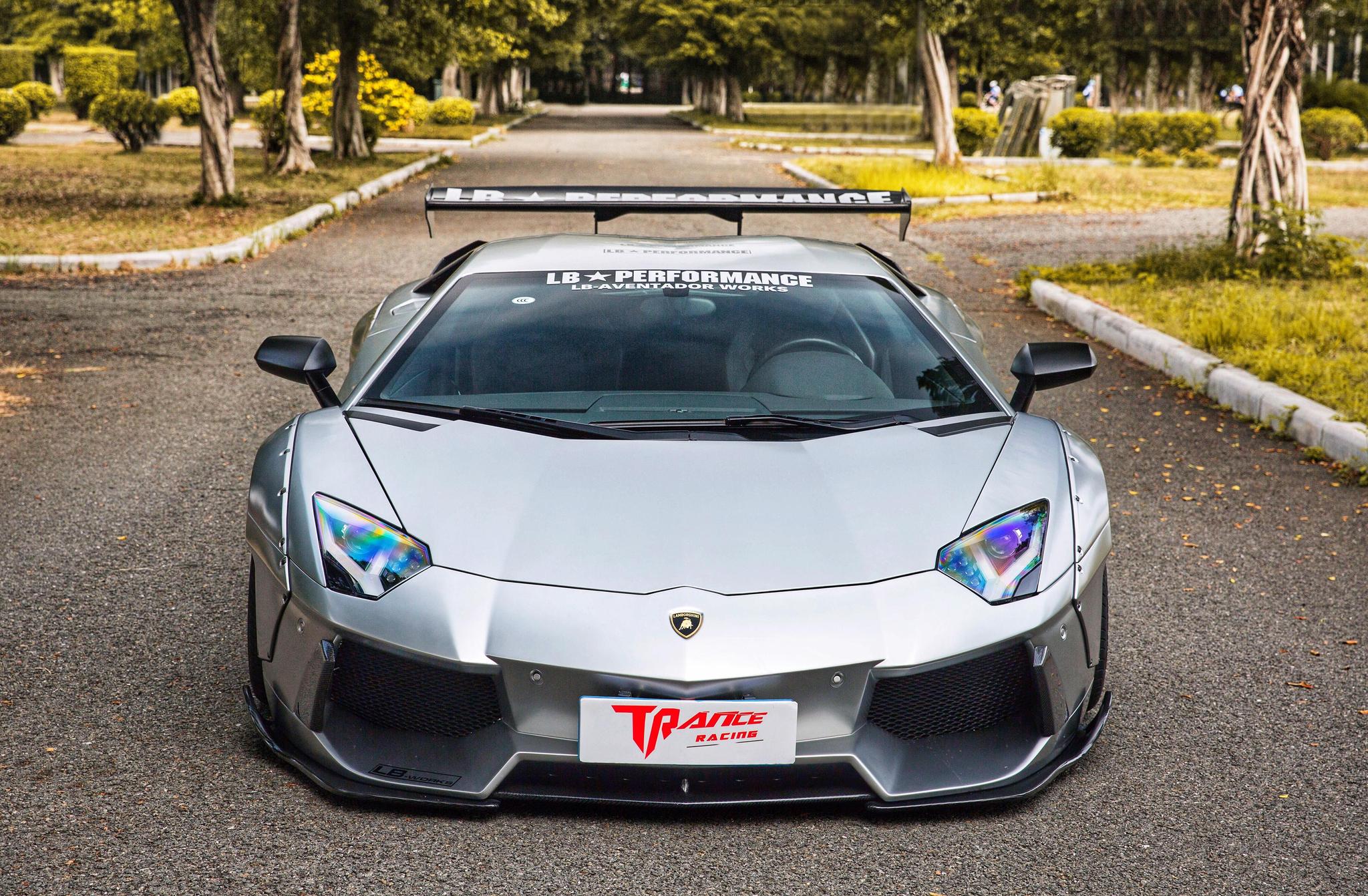 兰博基尼aventador改装lb宽体简直就是贴地飞行的战斗机