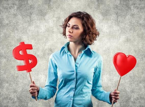 钱和爱情你选啥?看看过来人都是怎么说的
