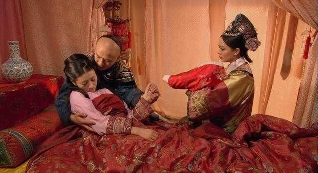 甄嬛传和温实初温情之夜后眉庄1句话暗示她将难产而死