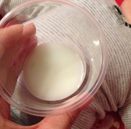 宝妈奶水太清说明没营养?千万别好心办坏事,母乳喂养没那么麻烦