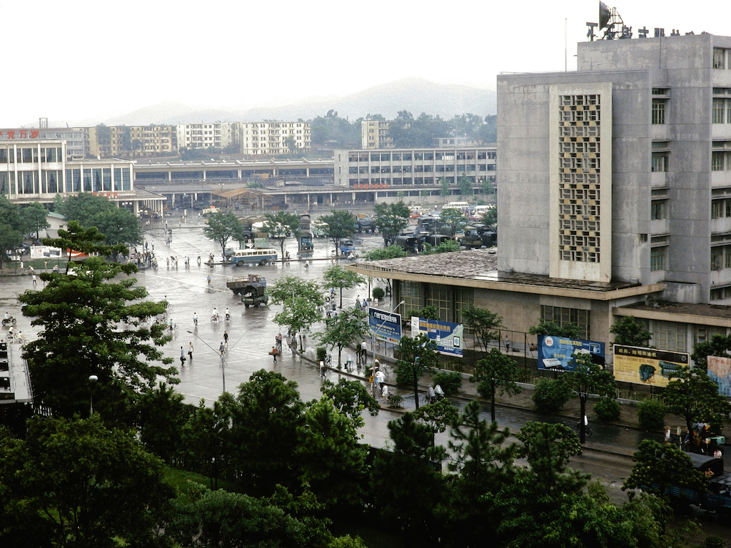 老照片广州1980年客流不多的火车站地区