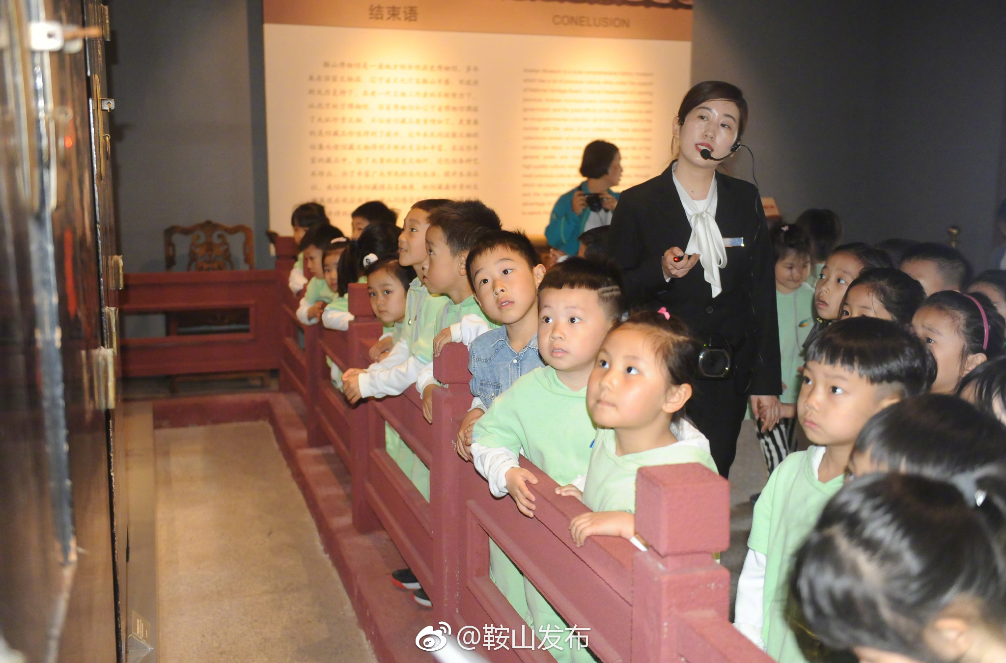 博物馆迎来"小观众"