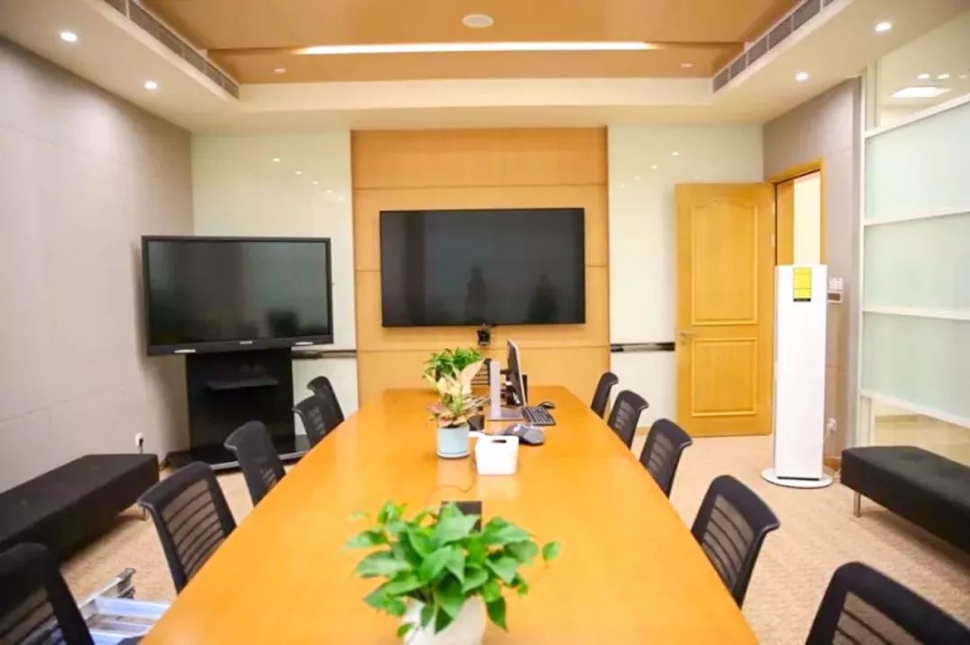 华为花100亿打造新厂!内部照片曝光,看完想辞职!