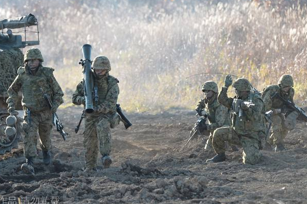 美日之间的罪与罚,表面亲密而彼此防备,日方迎来了"独立"机会