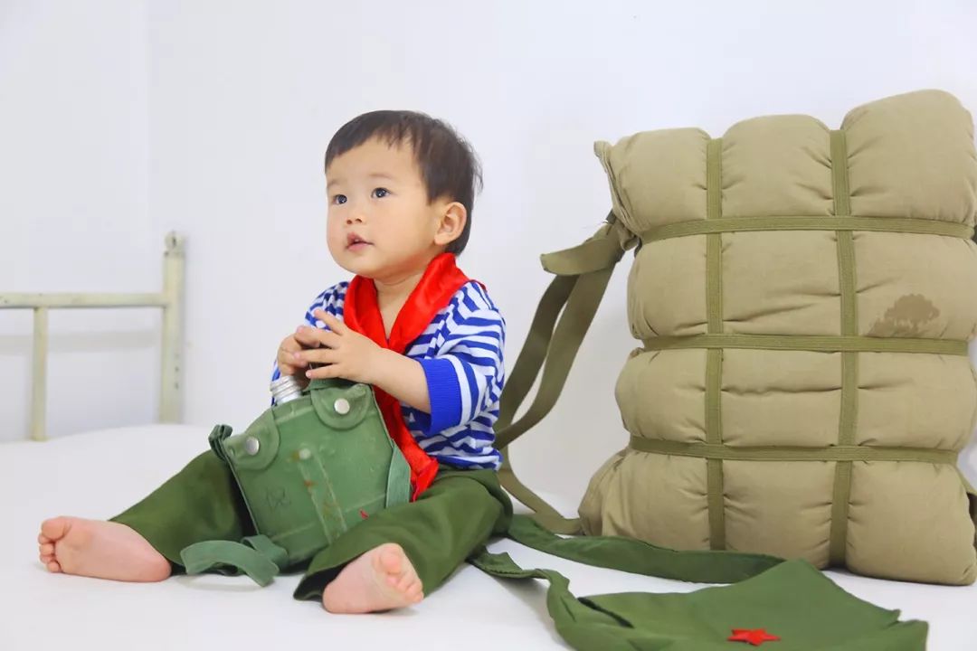 过节啦!这是军爸军妈送给军娃的独家记忆!
